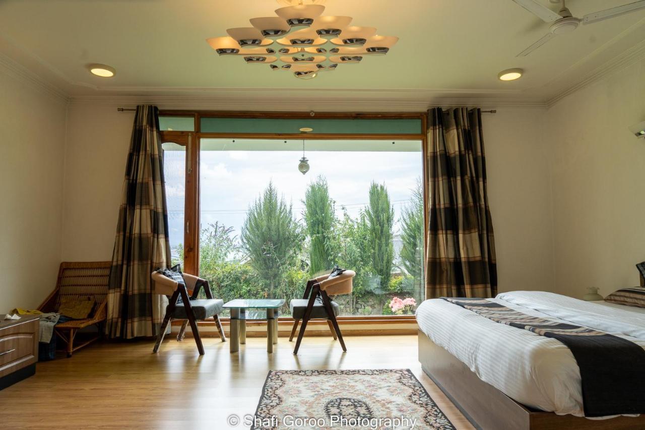 Orania Hotel Srīnagar Eksteriør billede