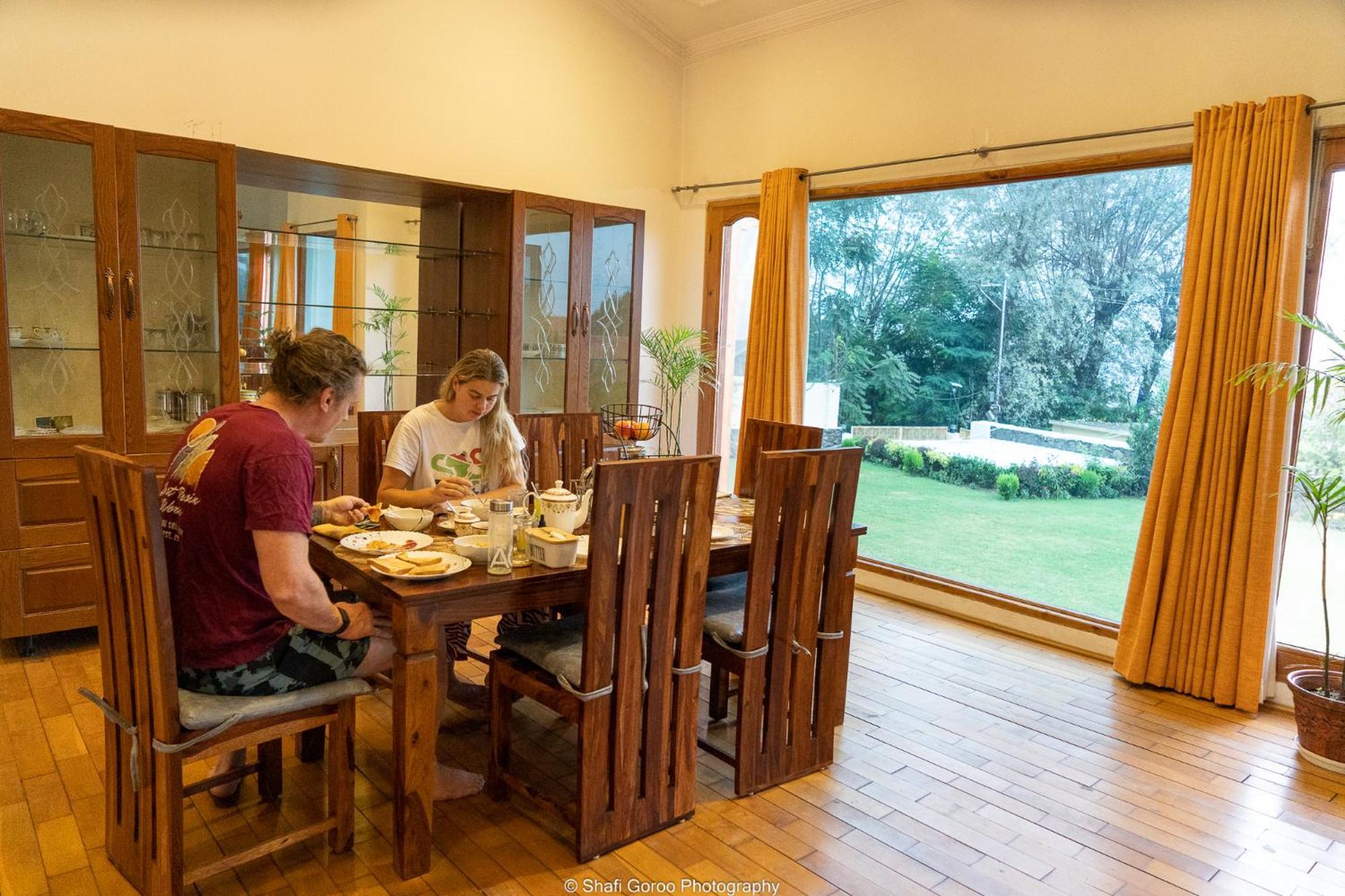 Orania Hotel Srīnagar Eksteriør billede